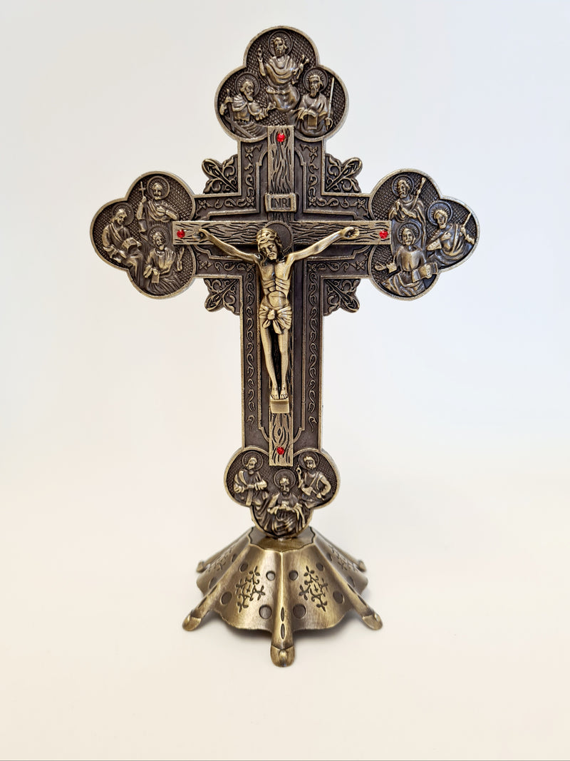 VINTAGE STYLE CRUCIFIX WITH 12 APOSTLES.